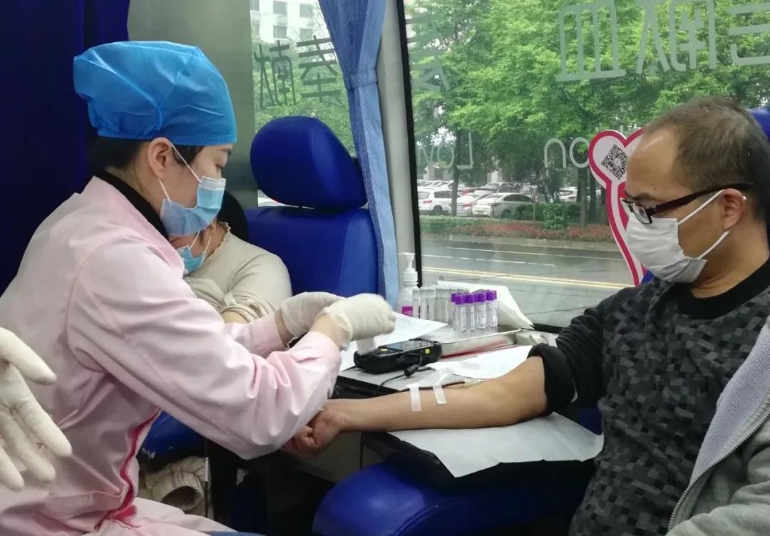 爱心献血，，，，温暖中国，，，，湖南万达在行动！