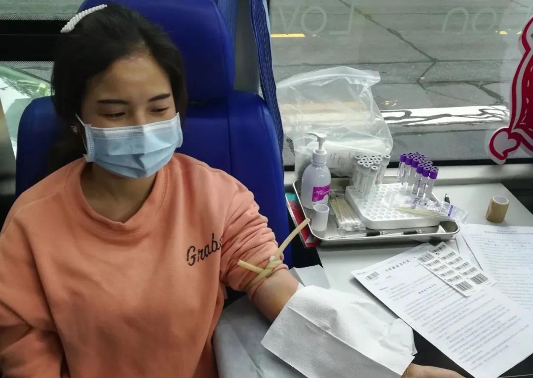 爱心献血，，，，温暖中国，，，，湖南万达在行动！
