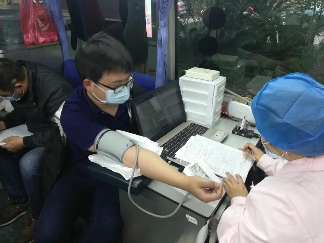 爱心献血，，，，温暖中国，，，，湖南万达在行动！