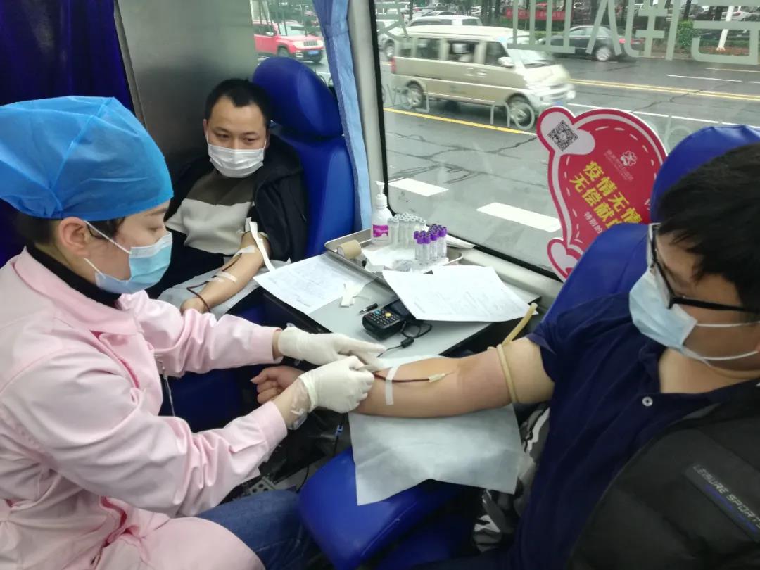 爱心献血，，，，温暖中国，，，，湖南万达在行动！