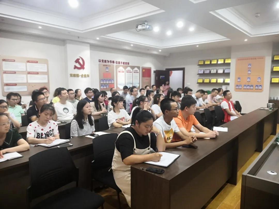 市中心医院“抢救知识手艺培训”走进湖南万达！ - 公司要闻 - 湖南万达项目治理有限公司【官网】