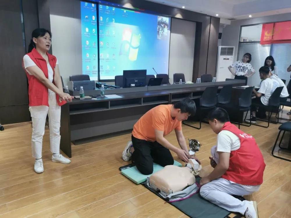 市中心医院“抢救知识手艺培训”走进湖南万达！ - 公司要闻 - 湖南万达项目治理有限公司【官网】
